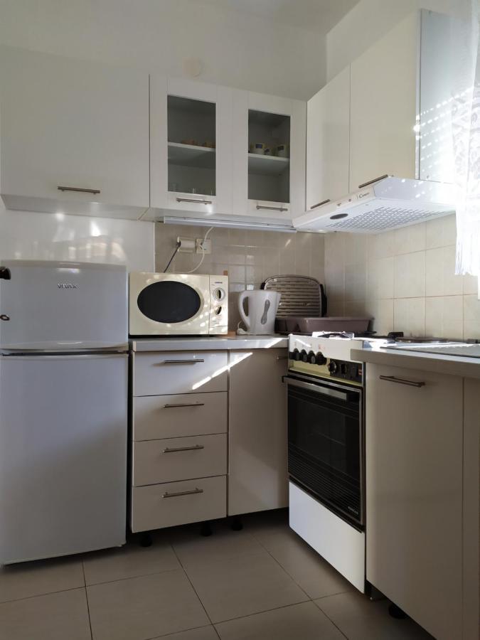 Apartmani Vjeko วีร์ ภายนอก รูปภาพ