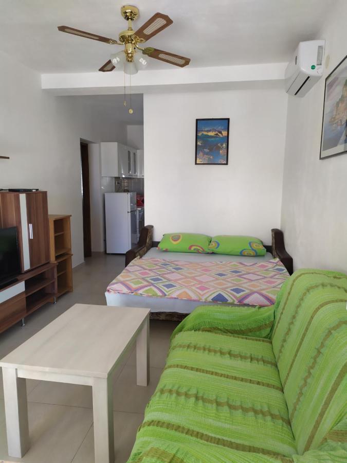 Apartmani Vjeko วีร์ ภายนอก รูปภาพ