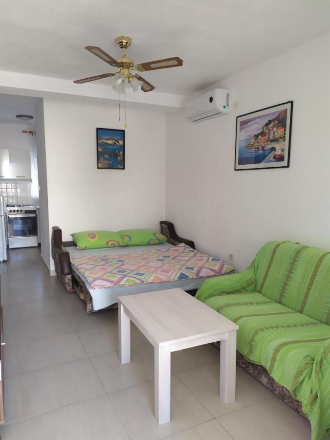 Apartmani Vjeko วีร์ ภายนอก รูปภาพ