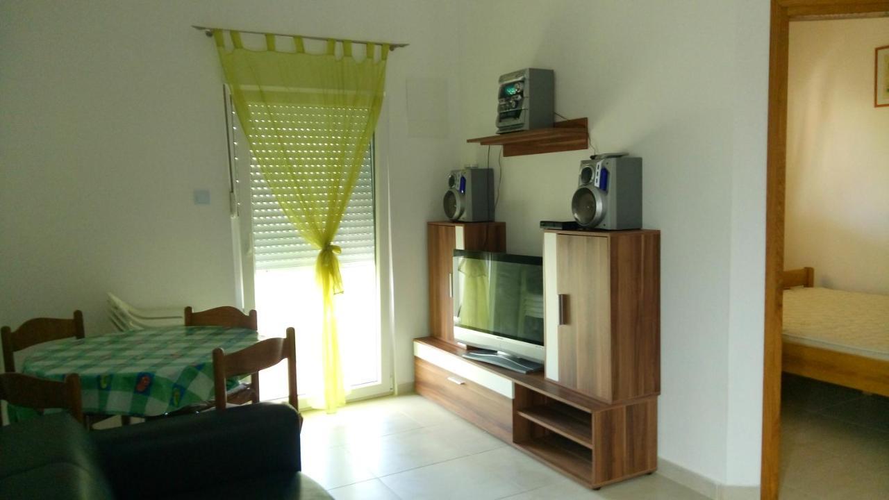 Apartmani Vjeko วีร์ ภายนอก รูปภาพ