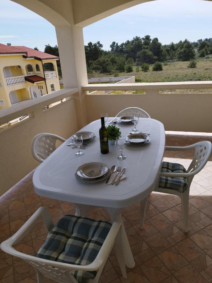 Apartmani Vjeko วีร์ ภายนอก รูปภาพ