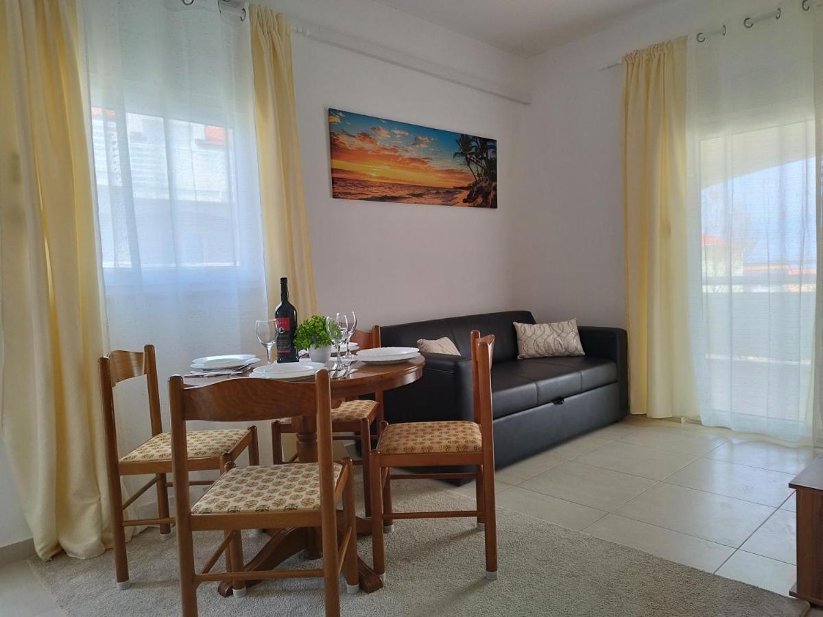 Apartmani Vjeko วีร์ ภายนอก รูปภาพ