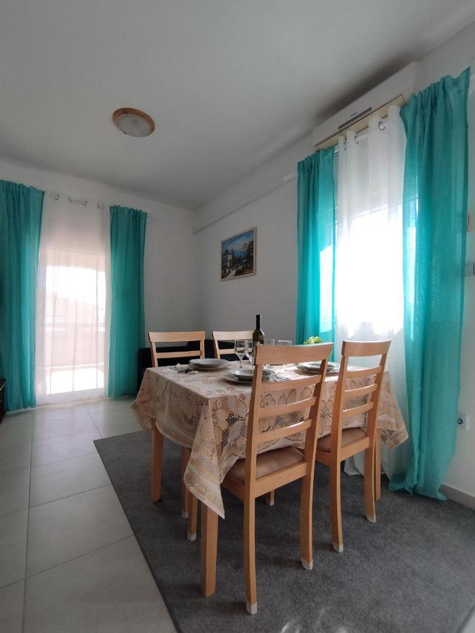 Apartmani Vjeko วีร์ ภายนอก รูปภาพ
