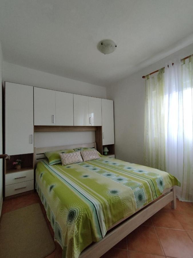 Apartmani Vjeko วีร์ ภายนอก รูปภาพ