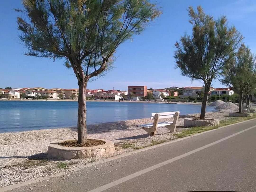 Apartmani Vjeko วีร์ ภายนอก รูปภาพ