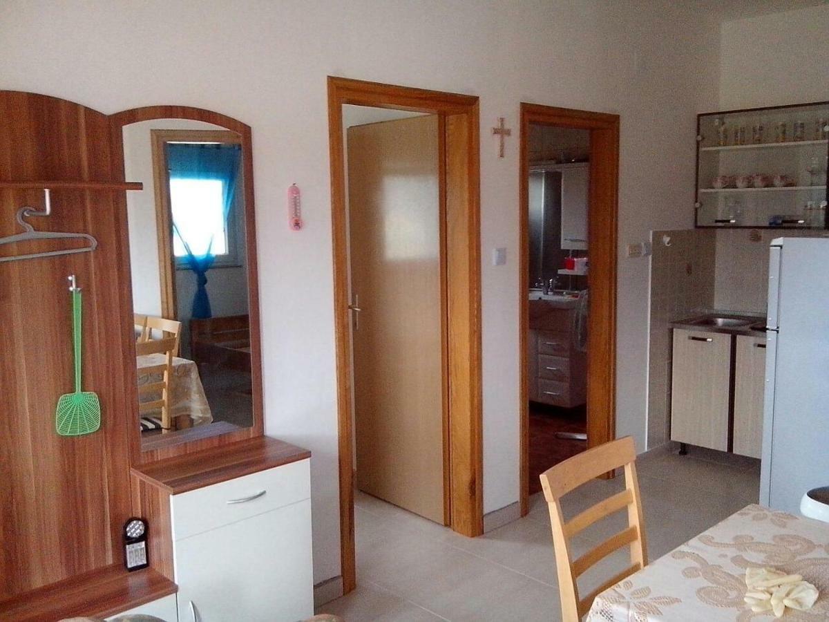 Apartmani Vjeko วีร์ ภายนอก รูปภาพ