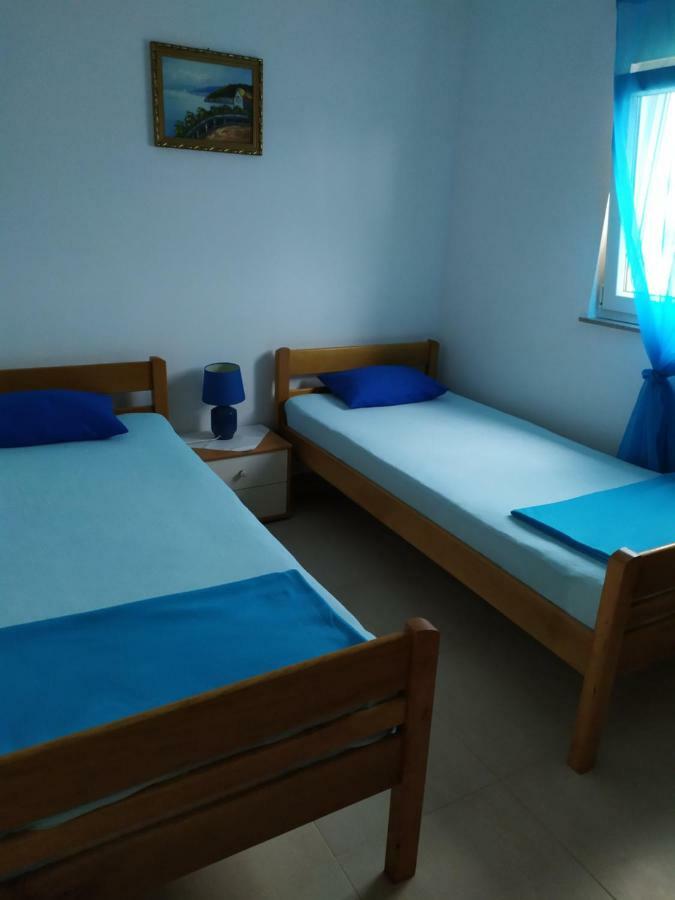 Apartmani Vjeko วีร์ ภายนอก รูปภาพ